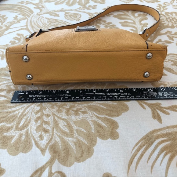 NWOT Tignanello Leather Shoulder Bag - Picture 8 of 13